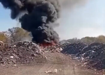 Жители села Бескайнар пожаловались на горящую свалку