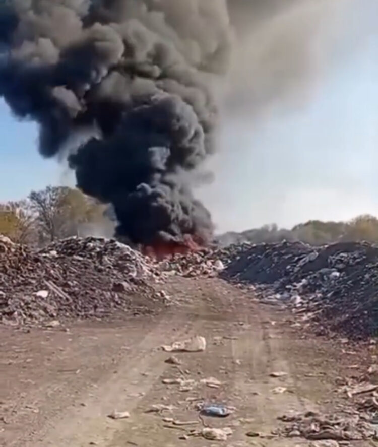 Жители села Бескайнар пожаловались на горящую свалку