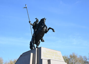 В Талдыкоргане восстановлены памятники и благоустраивается новый парк