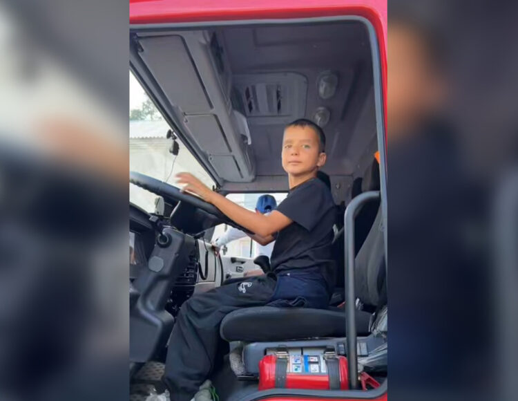 С работой пожарных ознакомились дети в Сарканском районе