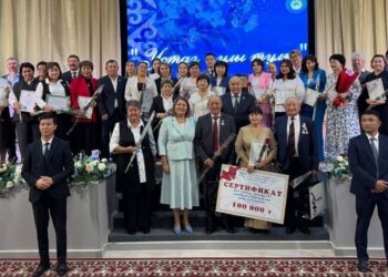 Яркое торжество подарили школьным учителям в Ескельдинском районе