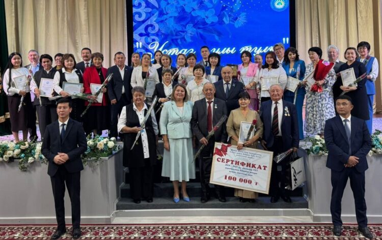 Яркое торжество подарили школьным учителям в Ескельдинском районе