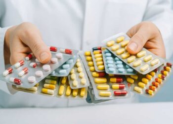 Десятки нарушений выявили полицейские в аптеках Жетiсу