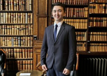 Студентов Оксфорда обучают казахскому языку