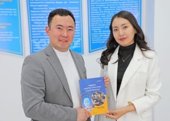 Педагог из Талдыкоргана написал пособие об ИИ и языковом обучении