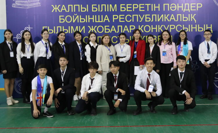 Интеллектуальную элиту из школьников формируют в Жетiсу