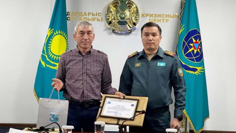 Двух жетысусцев отметили за спасение людей во время пожаров