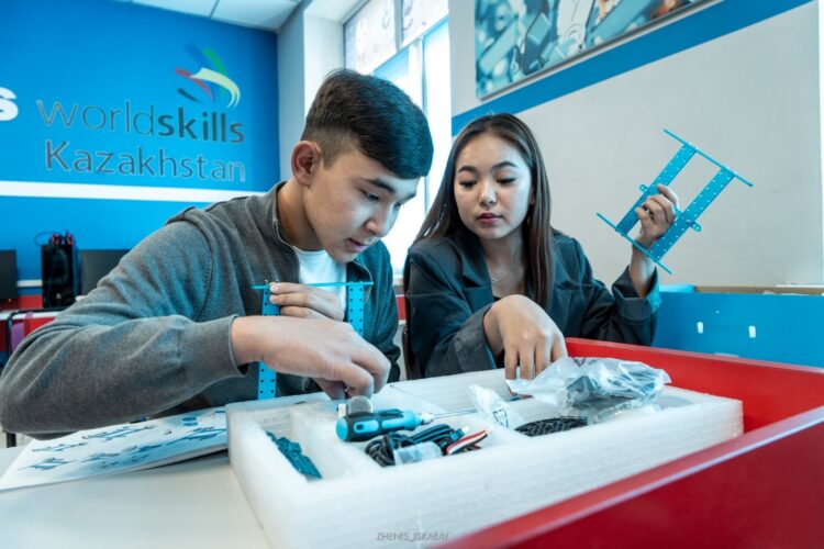 ИИ становится частью обучения в талдыкорганском Высшем политехническом колледже