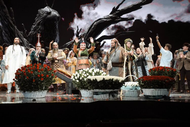 Казахстанская опера о Золотой Орде покорила Ташкент