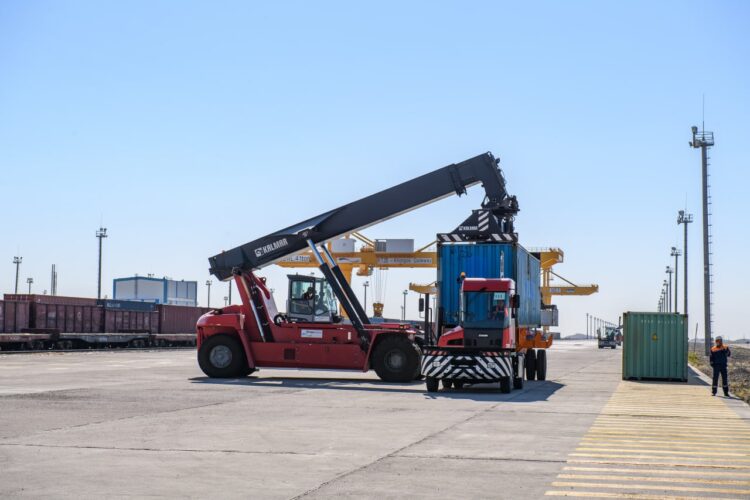 В Жетісу ведутся работы по увеличению пропускной способности пунктов пропуска на границе с КНР