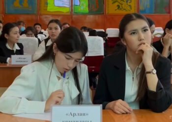 Школьники Аксуского района  изучили правовые основы в игровой форме