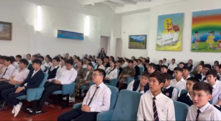 Полицейские объяснили школьникам важность соблюдения закона