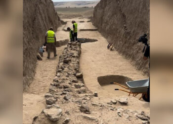 На кургане Дауылбай в Жетісу обнаружены золотые украшения и древние артефакты