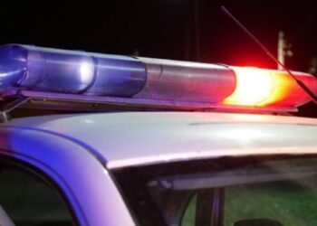 Супружеская пара из Китая поблагодарила патрульных за помощь на трассе в Жетiсу