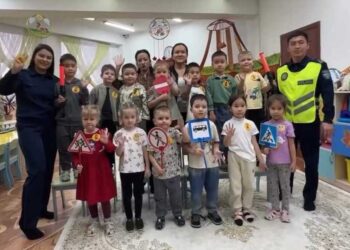 Полицейские отправились в детсад