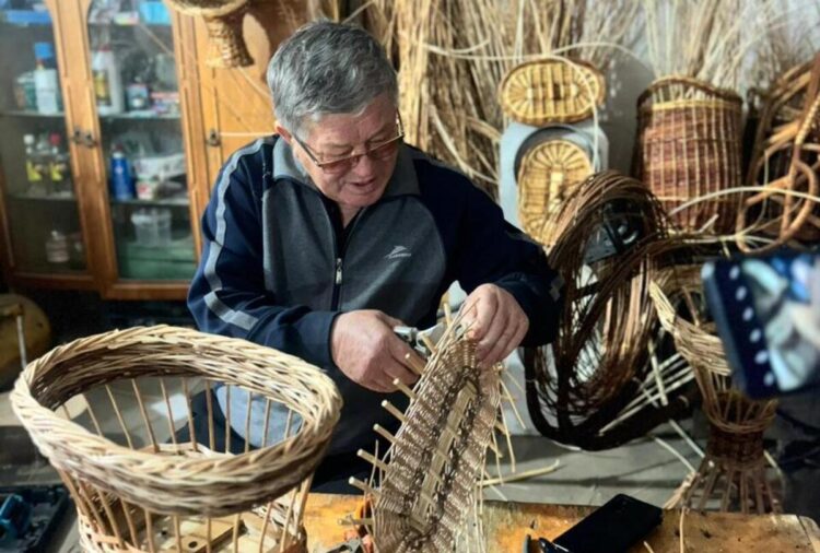 Изделия мастера из Жетiсу пользуются спросом за рубежом