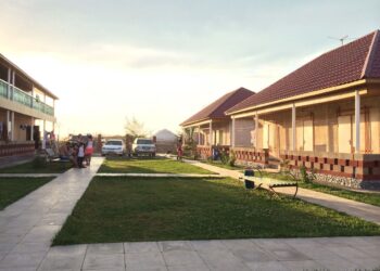 Свыше 1,8 млн туристов посетили в купальный сезон Алаколь