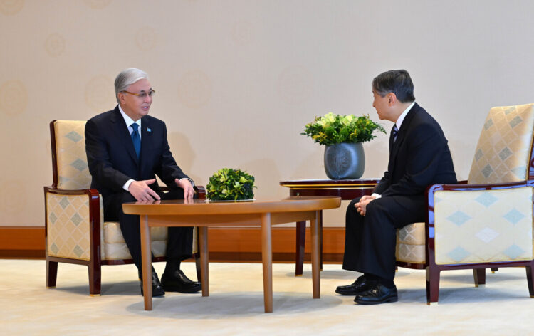 Президент Казахстана провел встречу с Императором Японии Нарухито