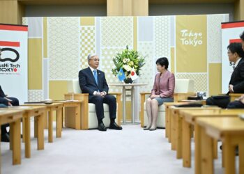 Президент Казахстана встретился с губернатором Токио Юрико Коикэ 