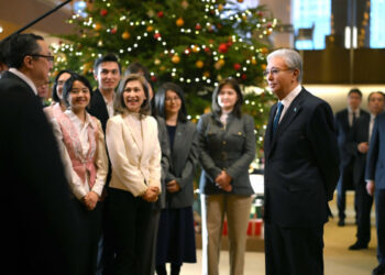 Глава государства встретился с соотечественниками, работающими в Японии