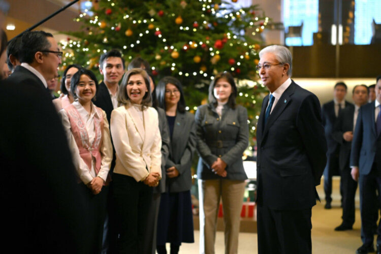 Глава государства встретился с соотечественниками, работающими в Японии