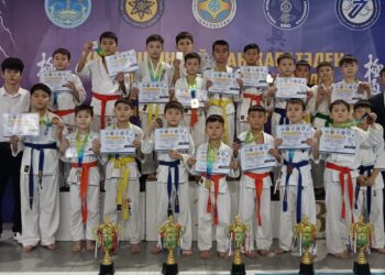 В Талдыкоргане юным спортсменам закаляют характер через киокушинкай каратэ