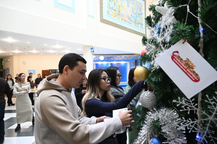 Сегодня в Талдыкоргане стартовала благотворительная акция «Ғажайып шырша»