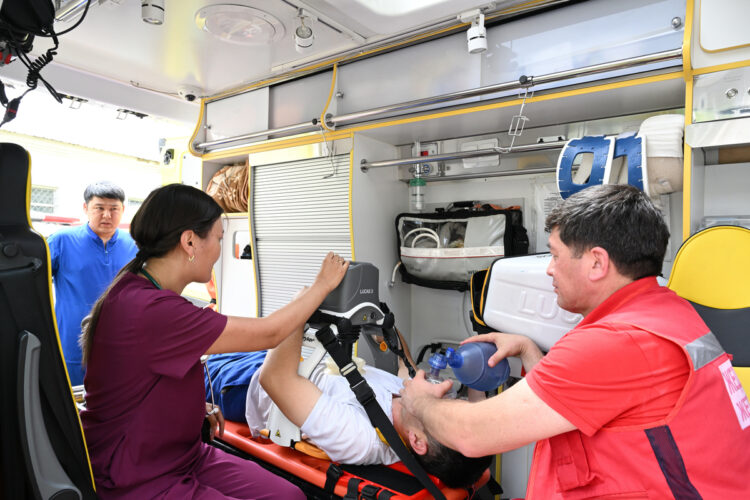 В Казахстане ужесточили наказание за нападения на медиков