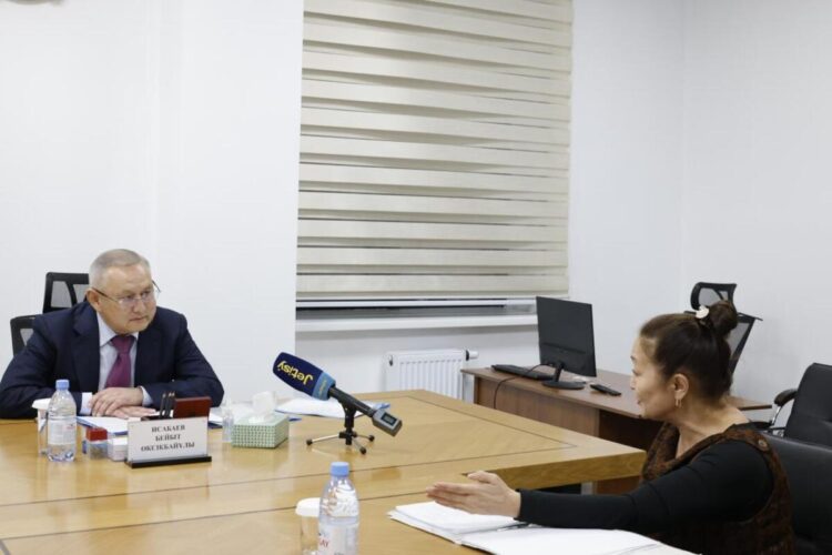 Бейбит Исабаев провел прием граждан по личным вопросам