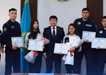В Талдыкоргане наградили полицейских-героев и призёров мирового чемпионата по киокушинкай-кан каратэ