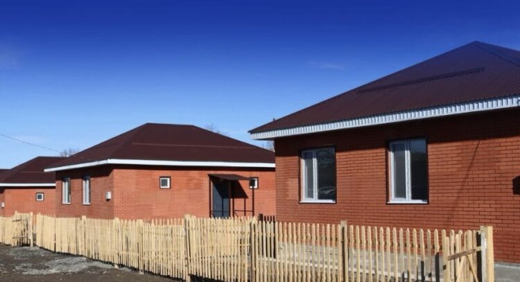 65 новых домов строят для очередников в Сарканском районе