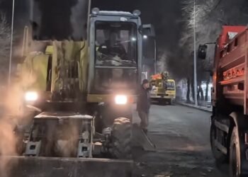 В центре Талдыкоргана произошла утечка воды