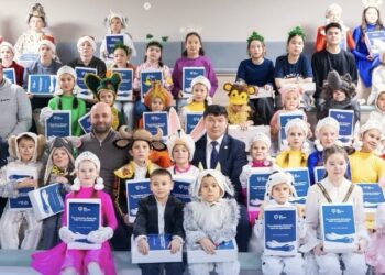 Аким Талдыкоргана поздравил воспитанников «Айналайын» с наступающим Новым годом