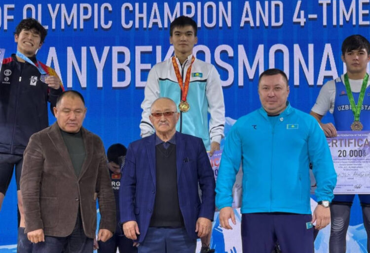 Тяжелоатлет из Жетісу завоевал золото на международном турнире