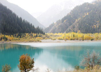 Куда поехать в выходные: озеро Иссык и Тургеньское ущелье