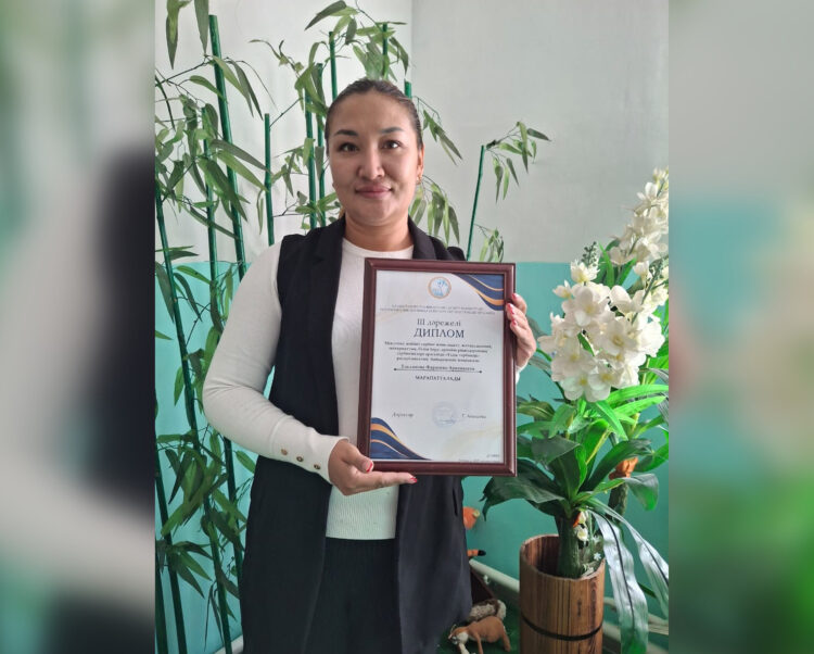 Молодой воспитатель открывает детям мир знаний и творчества