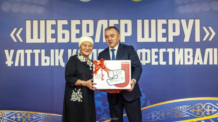В Талдыкоргане прошел фестиваль национальных ремесел «Шеберлер шеруі»