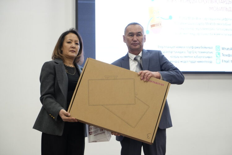 Мобильными станциями TopIQ-Mobil Box обеспечили более 40 жетысуских школ