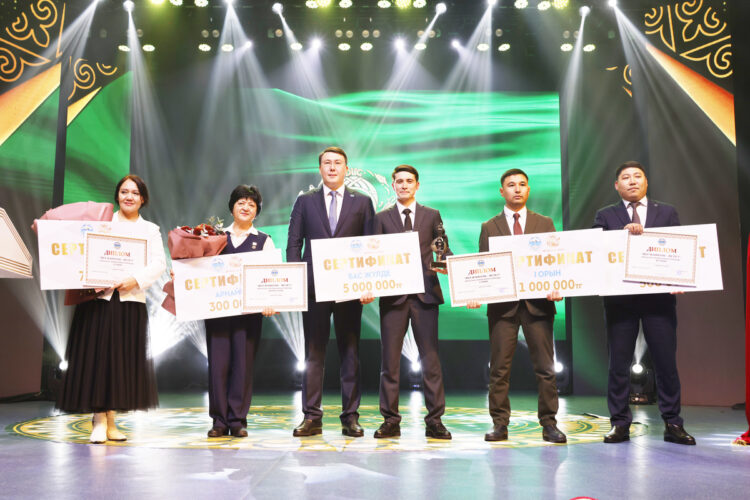 В Талдыкоргане наградили победителей конкурса «Жер жәннаты – Жетісу»