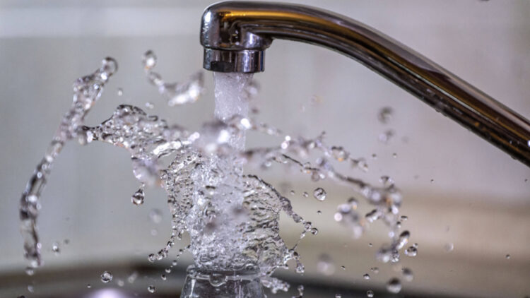 В селе Умтыл запустили новый водопровод за счет возвращенных средств