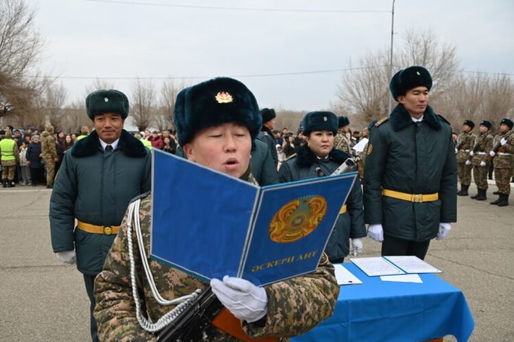 Новобранцы Сарыозекского гарнизона приняли присягу