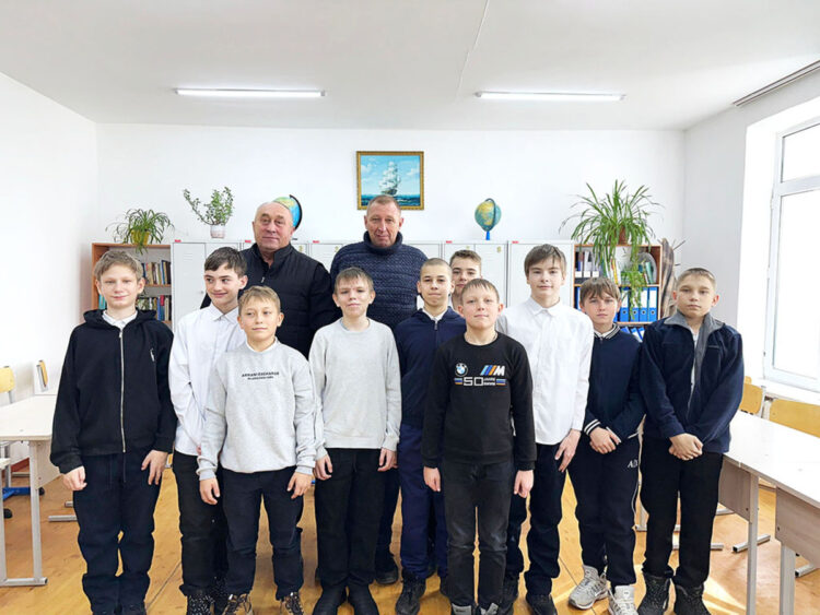 Дорога длиною в судьбу: школьникам Текели рассказали о профессии дальнобойщика