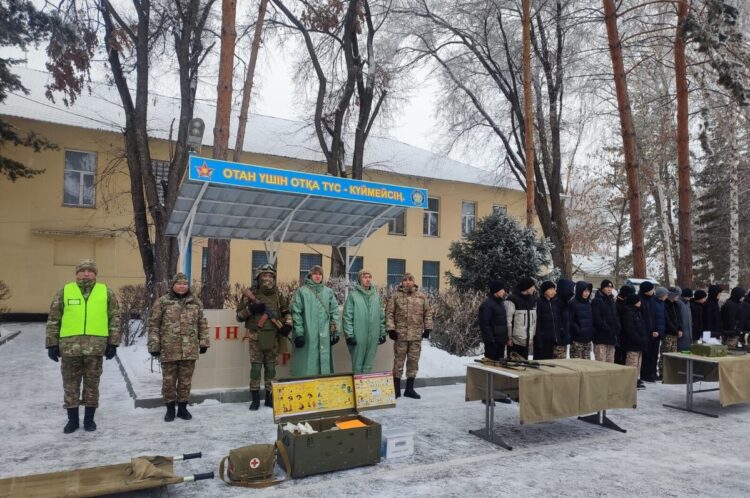 Школьникам Карабулака показали службу изнутри