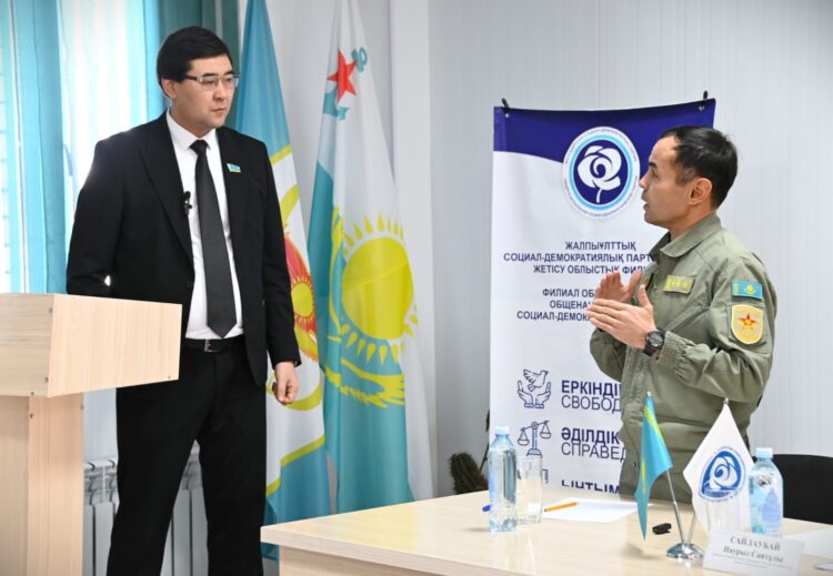 Вопросы зарплаты и жилья подняли жетысуские лётчики перед мажилисменом