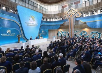 Глава государства предложил законодательно укрепить институт брака