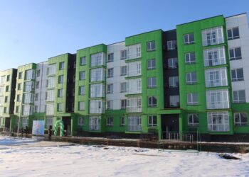 Новый дом — новые надежды: в Сарыозеке заселяют 60-квартирную пятиэтажку