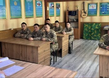 С жетысускими пограничниками проведена профилактическая беседа