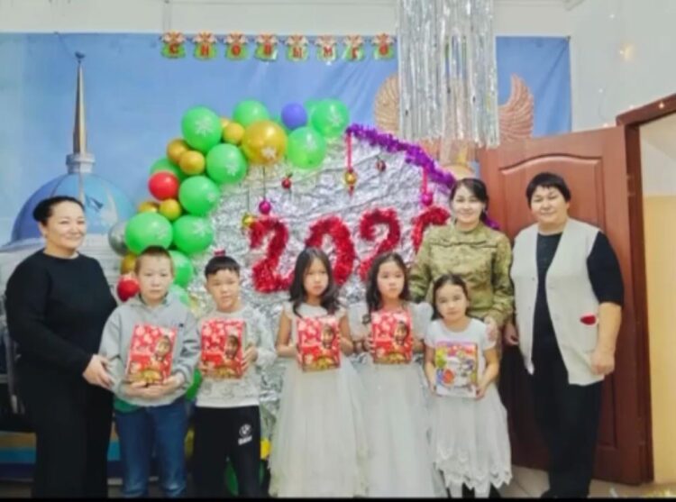 Пограничники Жетісу поддержали детей из малообеспеченных семей