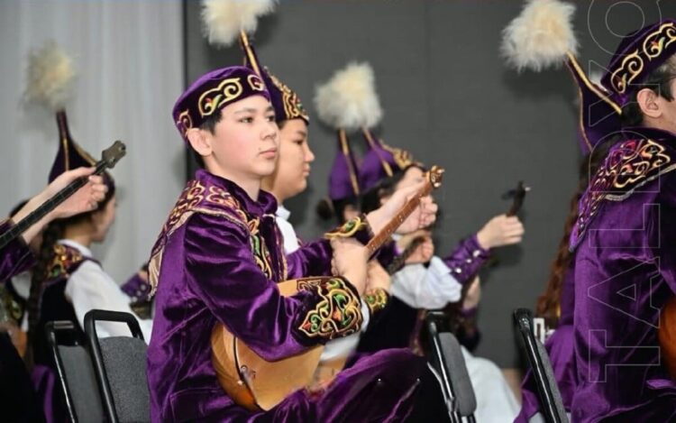 Аким Талдыкоргана посетил музыкальный колледж им. К. Байсеитова