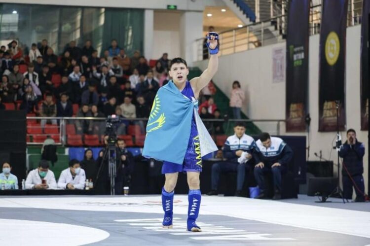 Рядовой Кадырбек Шынбаев одержал победу на чемпионате Азии по ММА